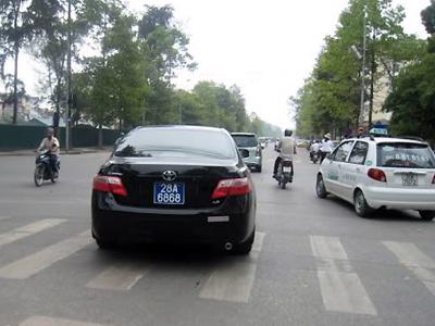 “Quản” chặt hoạt động mua xe công