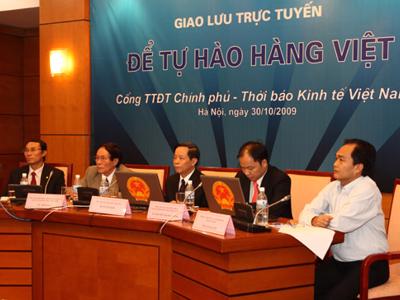 Giao lưu trực tuyến: Để tự hào hàng Việt