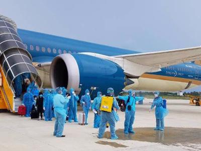 Tiếp viên Vietnam Airlines lây Covid 19 ra cộng đồng: Trách nhiệm pháp lý thế nào?