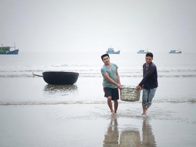 Thủ tướng yêu cầu giám sát chặt môi trường biển miền Trung