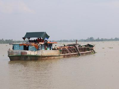 Phá ổ nhóm "cát tặc" quy mô lớn trên sông Cổ Chiên và sông Hàm Luông