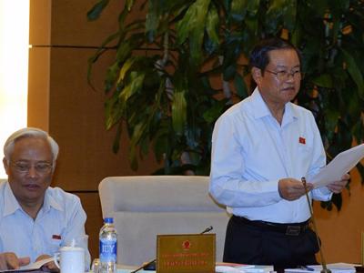 “Giải cứu hết dưa hấu đến thịt lợn thì cần phải xem lại”