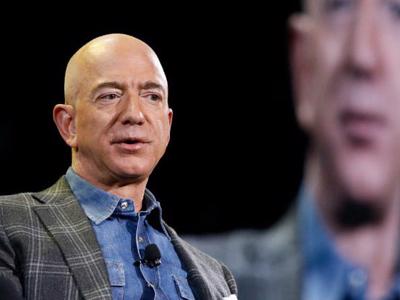 "Chiếc ghế trống" của Jeff Bezos giúp Amazon thành công ty 1.600 tỷ USD thế nào?