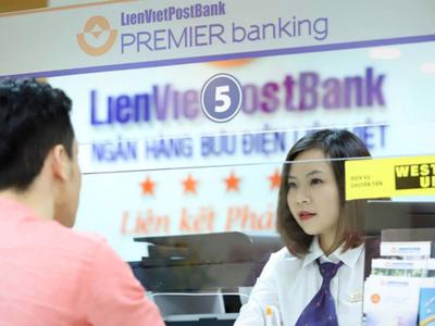 LienVietPostBank lên sàn HOSE với giá 11.800 đồng/cổ phiếu