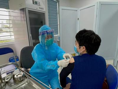 377 người đầu tiên tiêm vaccine Covid-19 chưa ghi nhận phản ứng sau tiêm