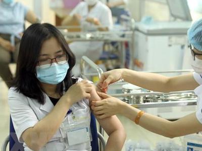 Hơn 32.000 người đã tiêm vaccine Covid-19, thêm một số ca phản ứng sau tiêm 