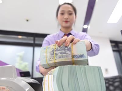 Dồn dập bơm tiền, lãi suất VND liên ngân hàng hạ "nhiệt"