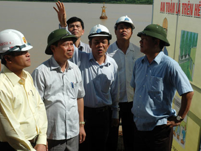 Bộ trưởng Thăng: “Phải bỏ ngay các biển báo bẫy dân”