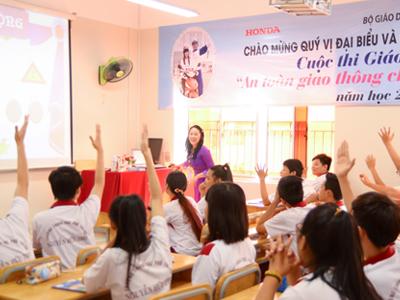 Gần 380.000 giáo viên, học sinh tham gia thi an toàn giao thông