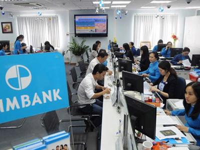 Vietcombank, NamABank trước đại hội Eximbank