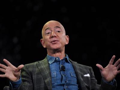 Tài sản của Jeff Bezos lại vượt 200 tỷ USD