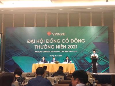 Vừa bán vốn công ty con, VPBank có thể bán tiếp vốn của ngân hàng mẹ