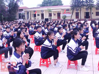 Bắc Giang: 8 học sinh mắc Covid-19, gần 800 giáo viên, học sinh phải cách ly tập trung