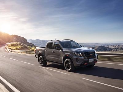 Quyết “đấu” Ford Ranger, Nissan đưa mẫu xe bán tải Navara 2021 về Việt Nam