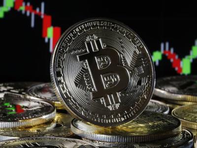 Thị trường tiền ảo rực lửa, Bitcoin lại bị bán tháo, giá giảm quá nửa so với đỉnh kỷ lục