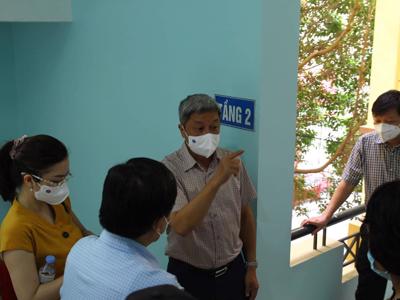 Lấy mẫu test nhanh thí điểm cho 200 công nhân tại Bắc Giang