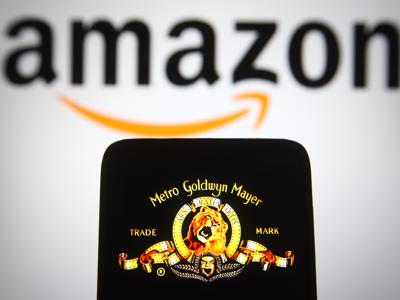 Nhà đầu tư lãi bao nhiêu nếu rót 1.000 USD mua cổ phiếu Amazon 10 năm trước?