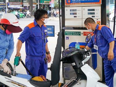 Giá xăng dầu đồng loạt tăng mạnh trong bối cảnh dịch Covid diễn biến phức tạp
