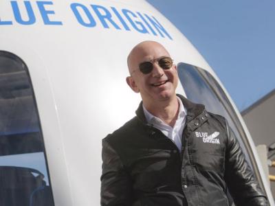 Jeff Bezos sắp có chuyến du lịch vũ trụ đầu tiên