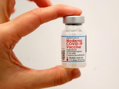 Moderna bác bỏ liên hệ giữa vaccine Covid-19 với chứng viêm tim