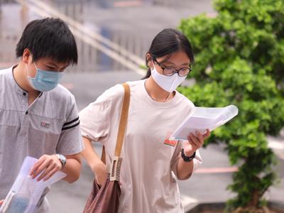 Hà Nội: Thí sinh dự thi lớp 10 trung học phổ thông đã có thể tra cứu điểm thi