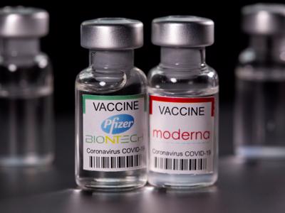 FDA cảnh báo về tình trạng viêm tim hiếm gặp sau khi tiêm vaccine Pfizer, Moderna 