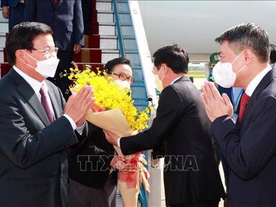 Tổng Bí thư, Chủ tịch Lào đến Hà Nội, bắt đầu thăm hữu nghị chính thức Việt Nam