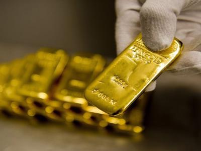 Giá vàng thế giới nhảy qua mốc 1.800 USD/oz, trong nước giảm