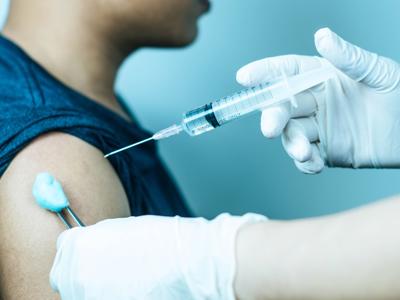 Tiêm vaccine vẫn có thể mắc Covid-19: 8 điều cần biết