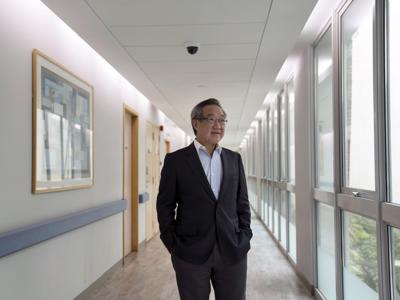 Vận hành 15 trung tâm tiêm vaccine Covid, bác sỹ Singapore trở thành tỷ phú