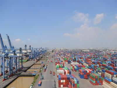 Tân Cảng Sài Gòn hỗ trợ doanh nghiệp chi phí nâng hạ, vận chuyển hàng tồn đọng