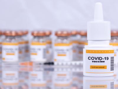 Vaccine ngừa Covid-19 dạng xịt đang “tăng tốc” nhằm tạo phản ứng miễn dịch mạnh