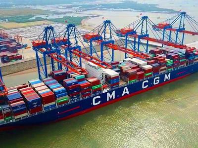 Hãng tàu lớn thứ ba thế giới cam kết không tăng giá cước vận tải container tại Việt Nam