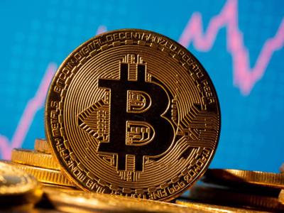 Giá Bitcoin vượt 55.000 USD, cao nhất gần 5 tháng