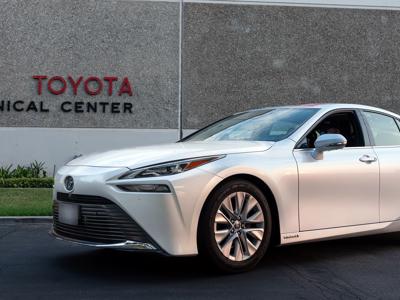 Xe xanh Toyota Mirai lập kỷ lục Guinness mới
