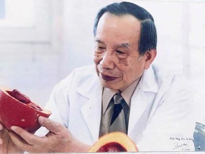 Giáo sư Từ Giấy, nhà dinh dưỡng hàng đầu châu Á, nhà báo, nhà giáo uyên bác