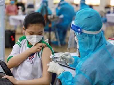 TP.HCM, Bình Dương, Ninh Bình quyết liệt triển khai tiêm phòng vaccine cho học sinh