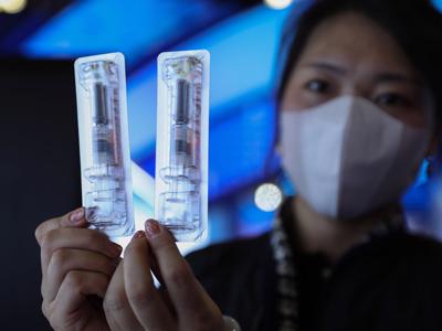 Vaccine Covid-19 thành bệ phóng cho dược phẩm Trung Quốc phủ sóng toàn cầu