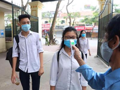 Bí thư Thành ủy Hà Nội: Tiêm vaccine xong cho khối lớp nào, tổ chức cho khối đó đi học