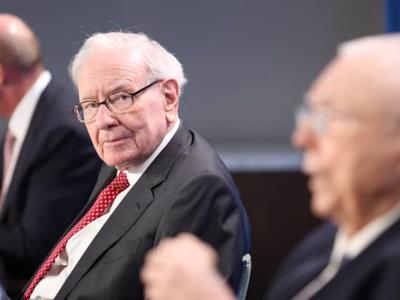 Tập đoàn của Warren Buffett đang nắm kỷ lục gần 150 tỷ USD tiền mặt