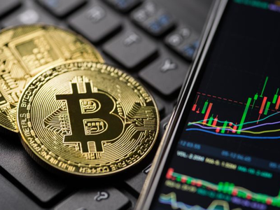 Giá Bitcoin vượt 67.000 USD, lập đỉnh lịch sử mới