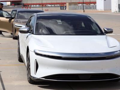 Startup xe điện Lucid vượt Ford về vốn hóa, nhắm tới cạnh tranh với Tesla
