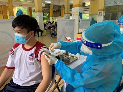 Hà Nội: Từ 23/11 dự kiến tiêm vaccine phòng Covid-19 cho học sinh trung học phổ thông