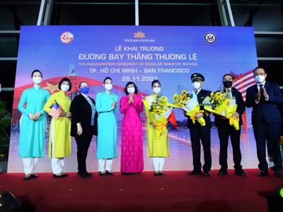 Vietnam Airlines conducts first direct flight to US