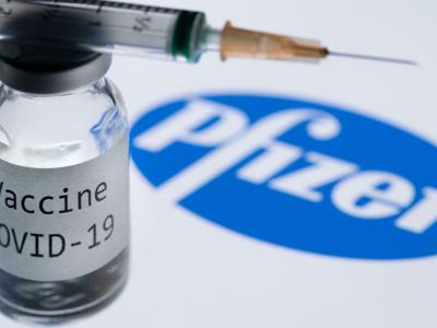 Hà Nội tạm dừng tiêm 2 lô vaccine Pfizer được gia hạn cho học sinh