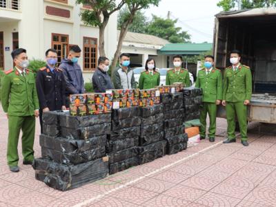 Hàng cấm, hàng lậu áp sát biên giới, tìm cơ hội tuồn vào nội địa dịp cuối năm