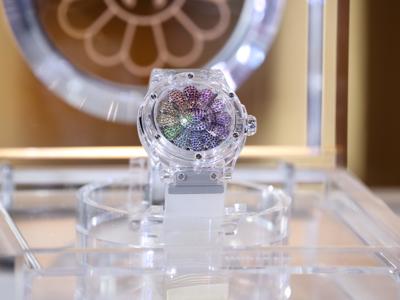 Hublot giới thiệu 100 "bông hoa đẹp nhất" có giá 2,5 tỷ đồng