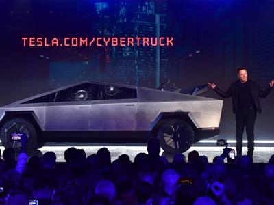 Tesla nhận tiền đặt cọc và cho khách "leo cây" khi họ đặt mua bán tải điện Cybertruck và chờ đợi suốt 2 năm