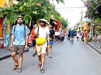 Bán lẻ hàng hóa và doanh thu dịch vụ tiêu dùng tháng 3 sôi động trở lại