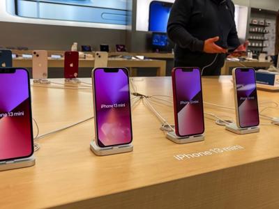 Apple giảm sản lượng iPhone, Airpods do khủng hoảng Ukraine